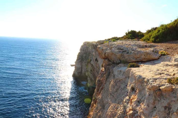 Birżebbuġa Cliffs