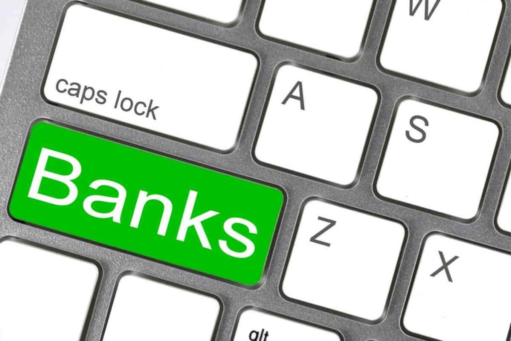 Banks in Malta